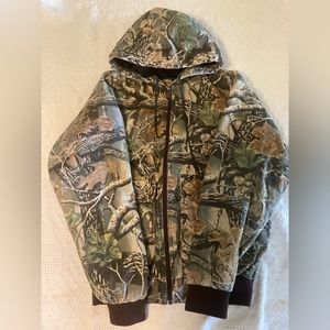 Men’s Size M Camouflage Hunting Jacket.